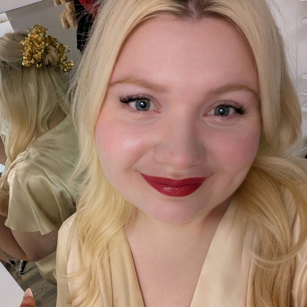Meet your Posher, Emily